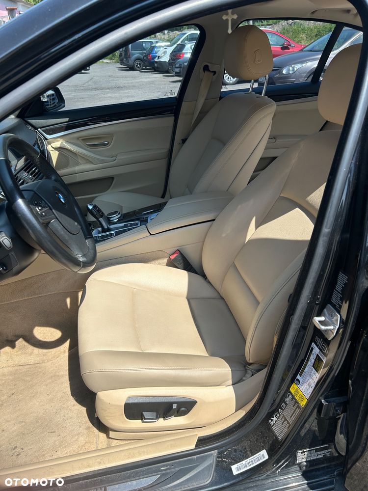 BMW Seria 5 528i xDrive Luxury Line - 8
