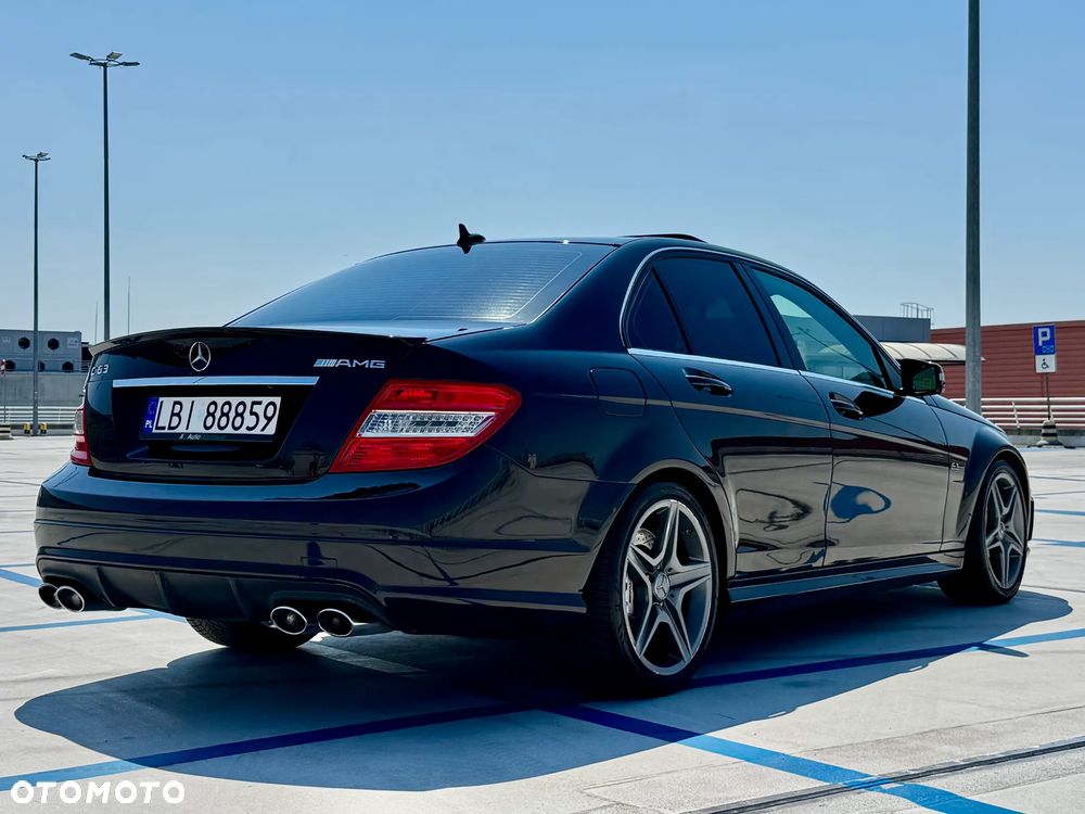 Mercedes-Benz Klasa C 63 AMG - 4
