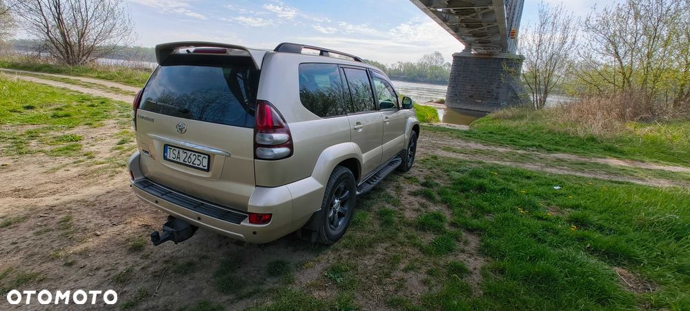 Toyota Land Cruiser - 7