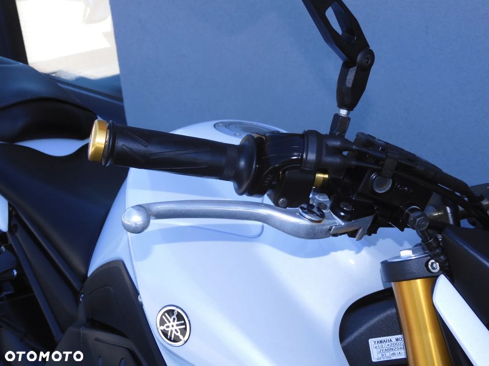 Yamaha FZ8 - 7