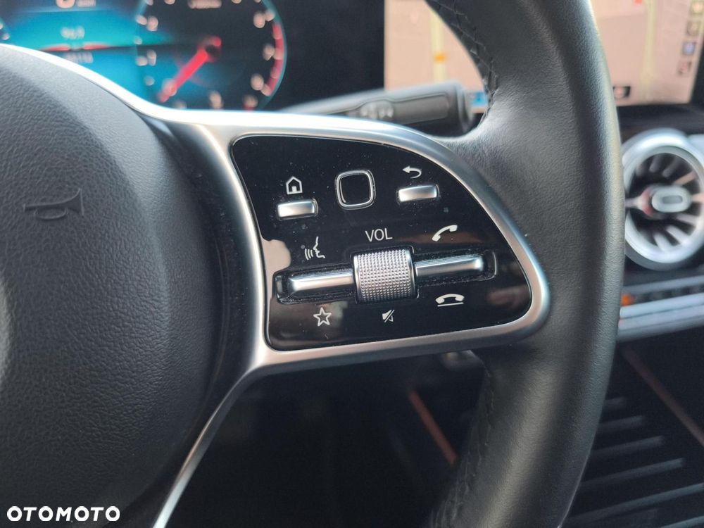 Mercedes-Benz GLA - 15