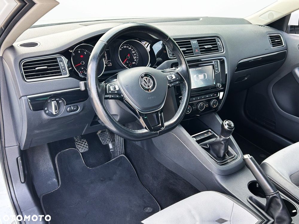 Volkswagen Jetta 1.4 TSI BMT Highline - 15