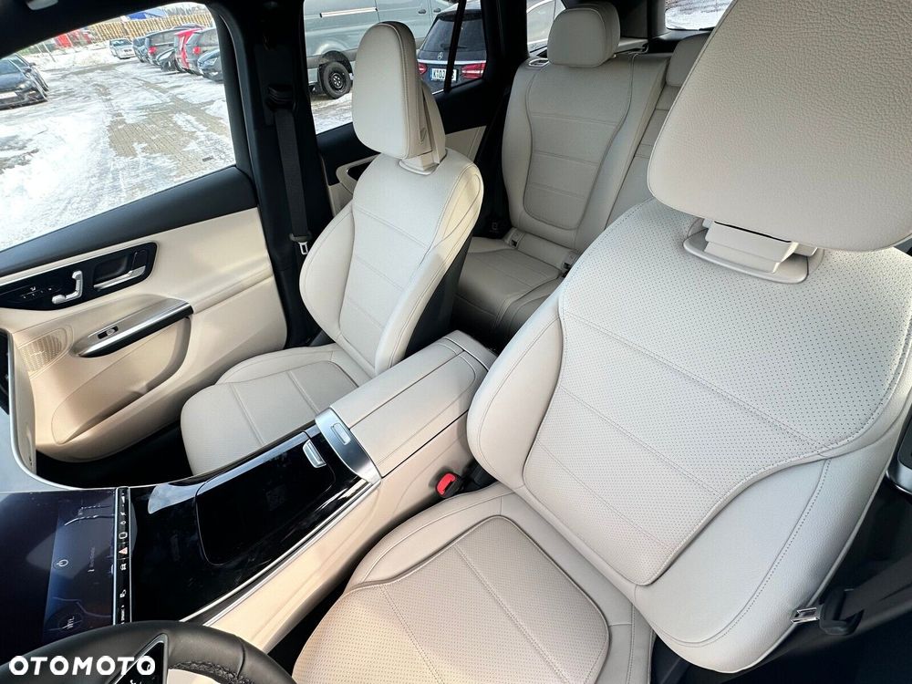 Mercedes-Benz GLC - 13