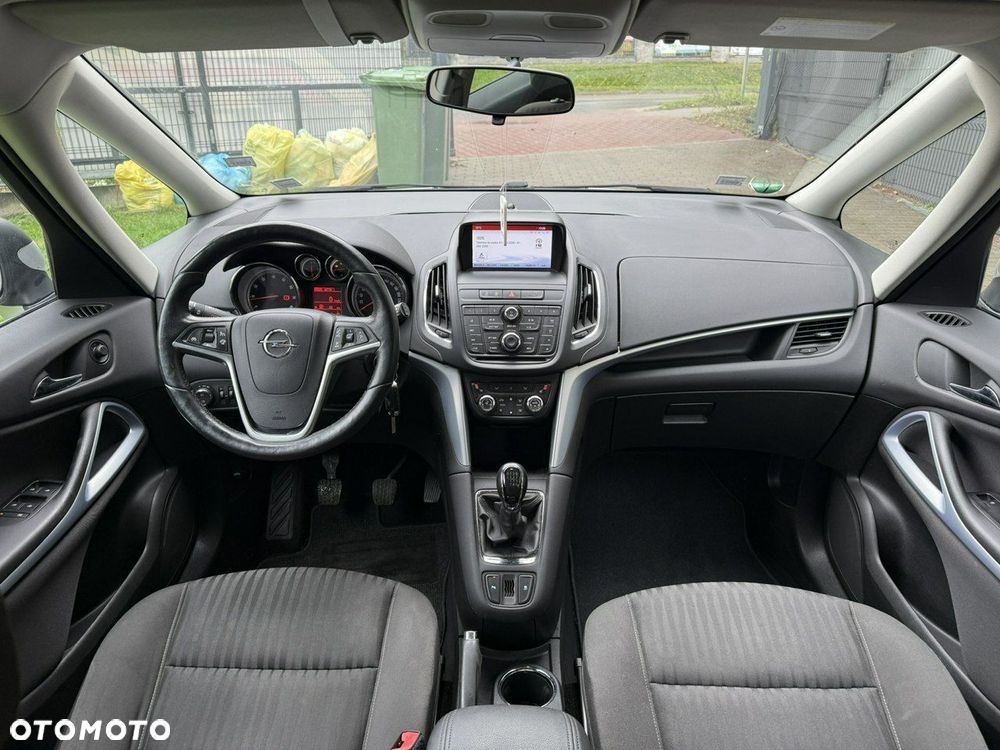 Opel Zafira - 12