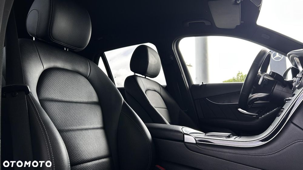 Mercedes-Benz GLC 200 - 23
