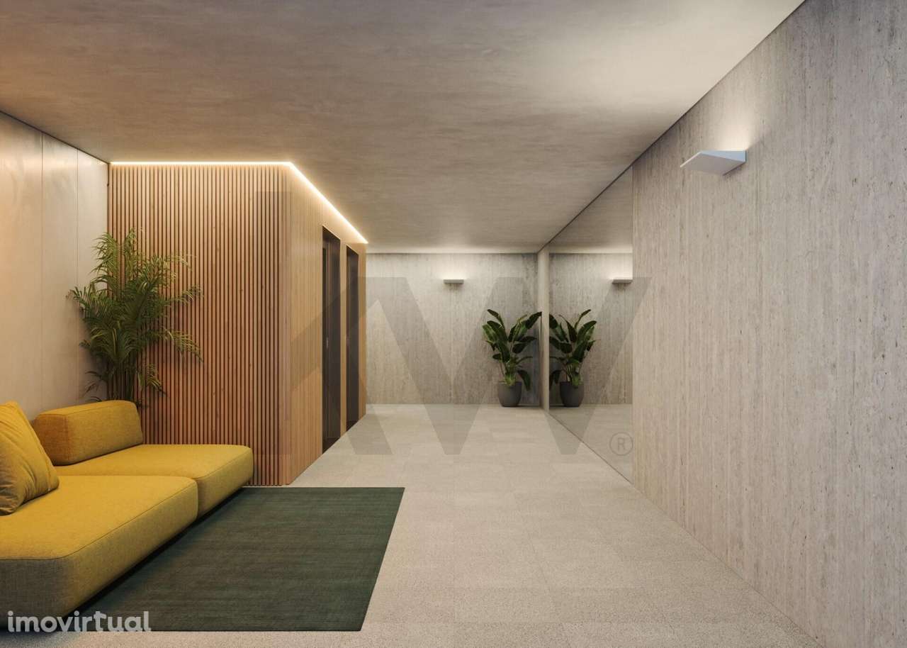 Apartamento T2 com varanda e Estacionamento para 2 carros | Último Pis - Grande imagem: 2/17