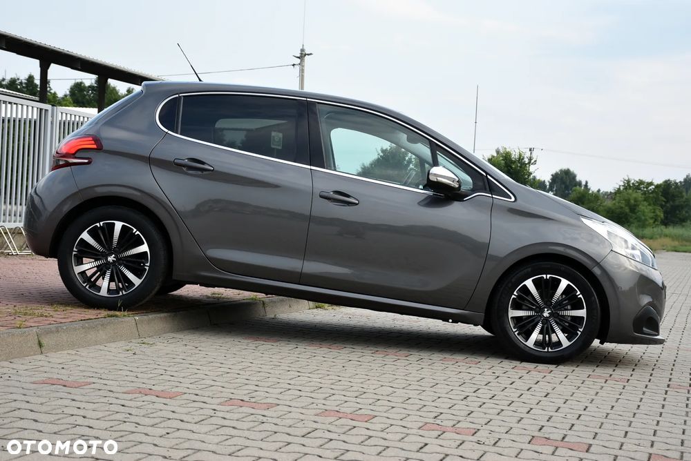 Peugeot 208 - 14