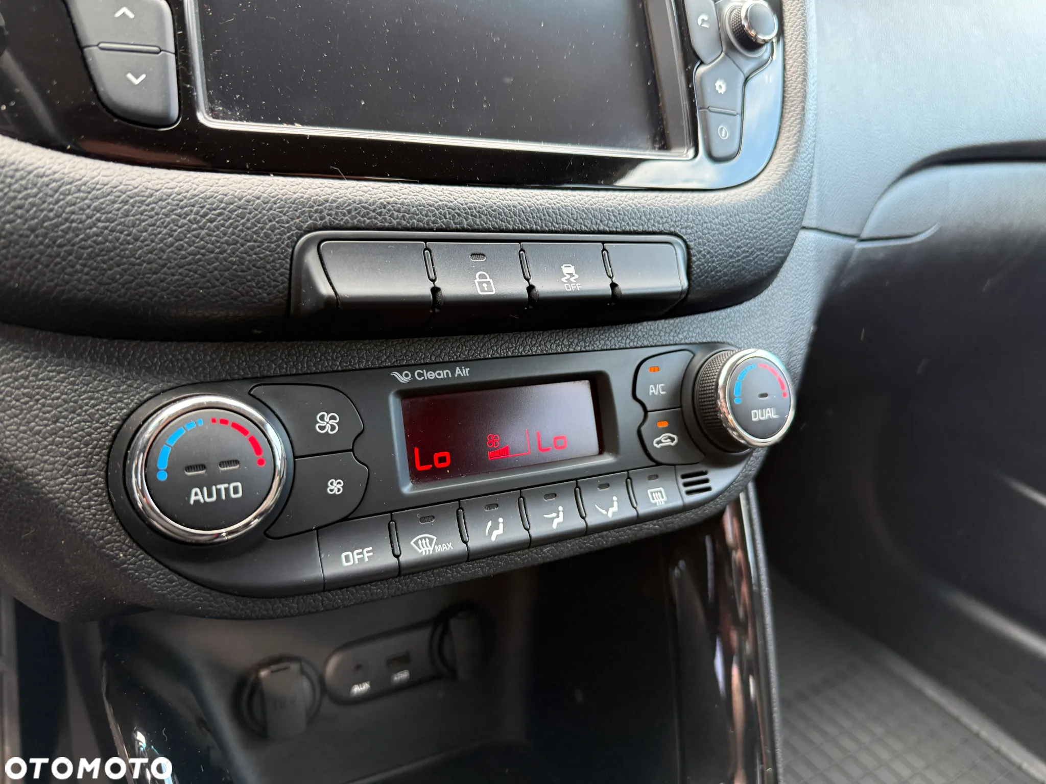 Kia Ceed 1.6 CRDi SCR L - 28