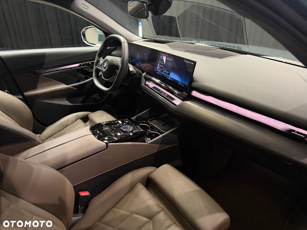 BMW Seria 5 520d mHEV - 9