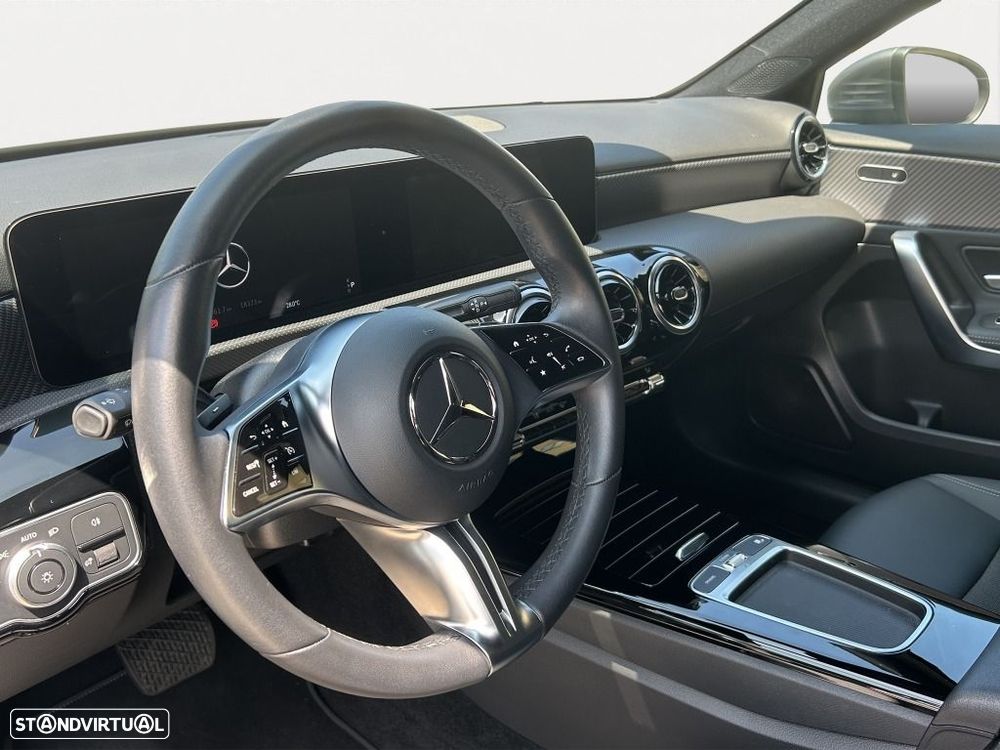 Mercedes-Benz A 180 d — fotografia 9