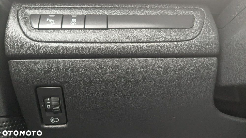Peugeot 208 - 31