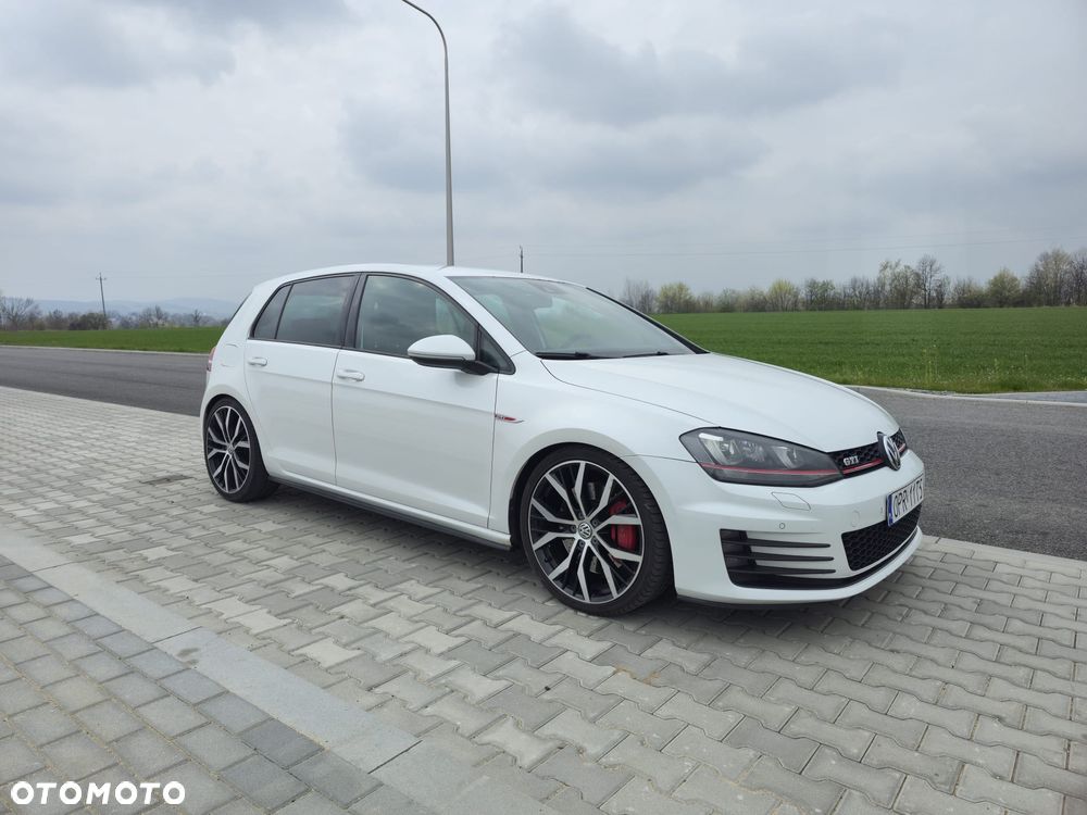Volkswagen Golf GTI Performance BlueMotion Technology DSG - 6