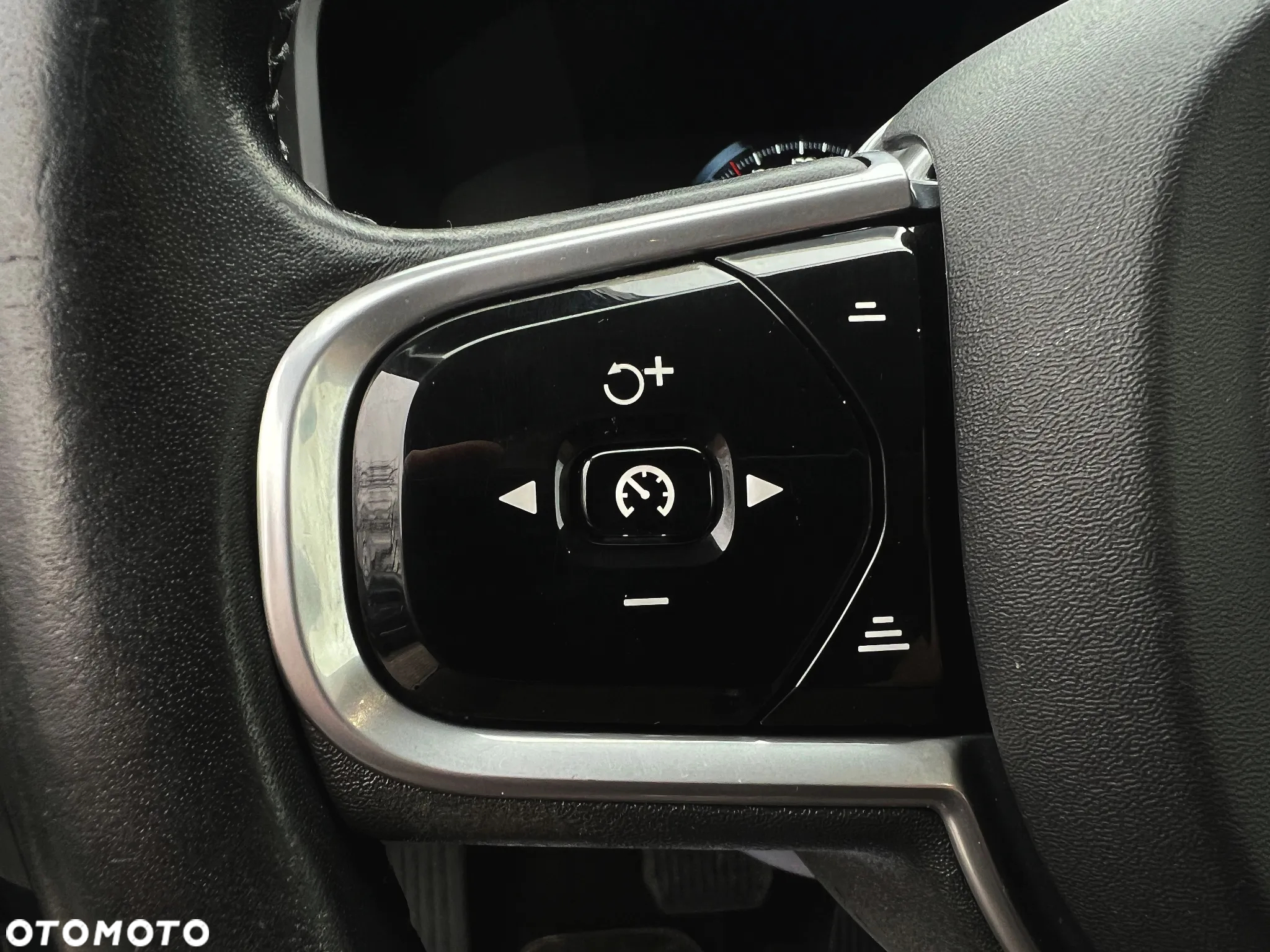 Volvo V90 D4 Momentum Pro - 29