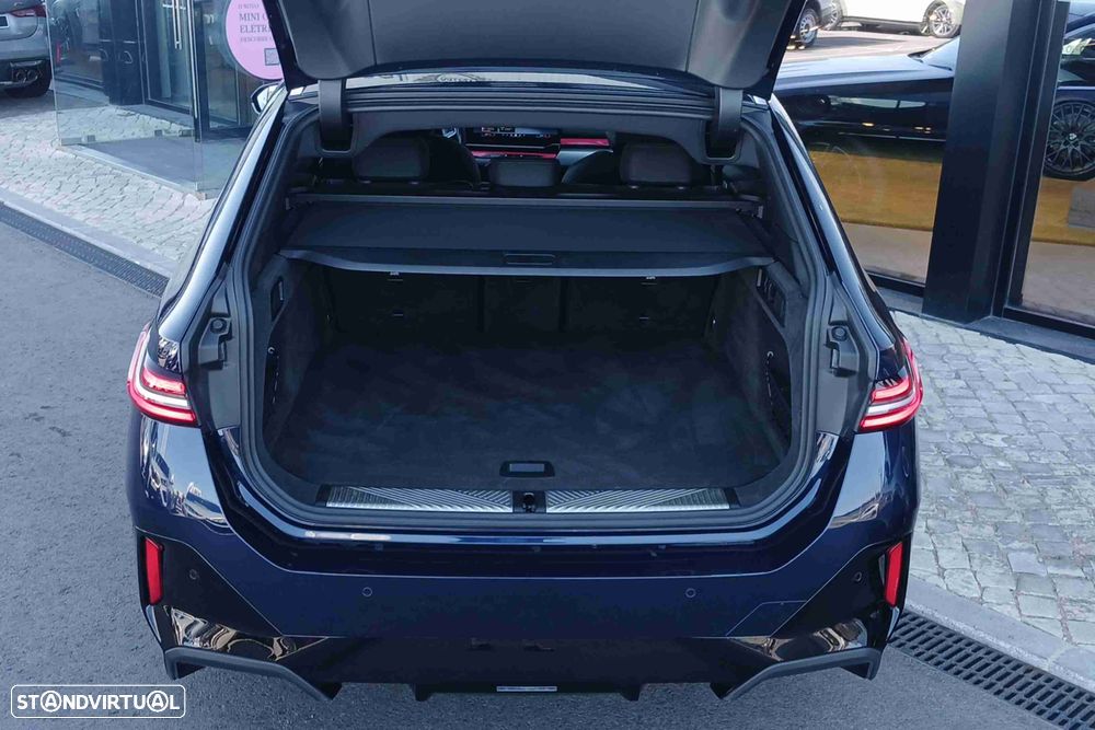 BMW i5 Touring eDrive40 - 15