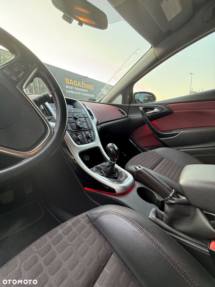 Opel Astra IV GTC 1.4 T Sport - 10