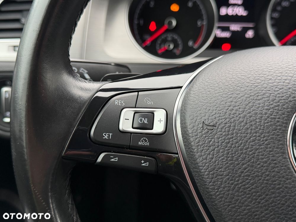 Volkswagen Golf - 29