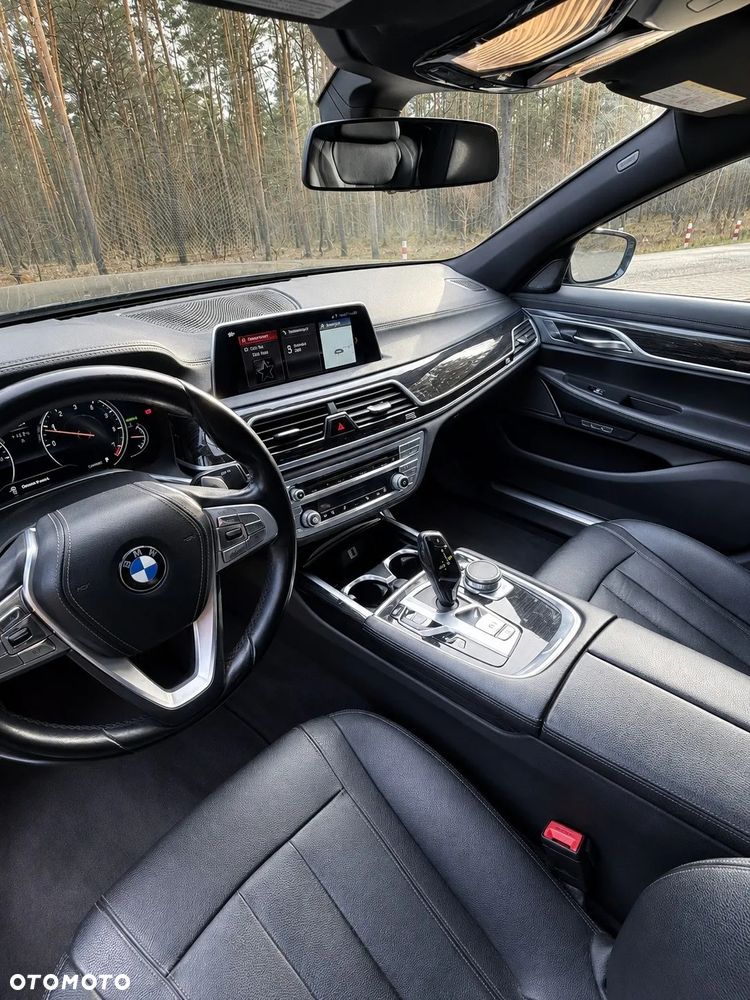 BMW Seria 7 740Li - 8