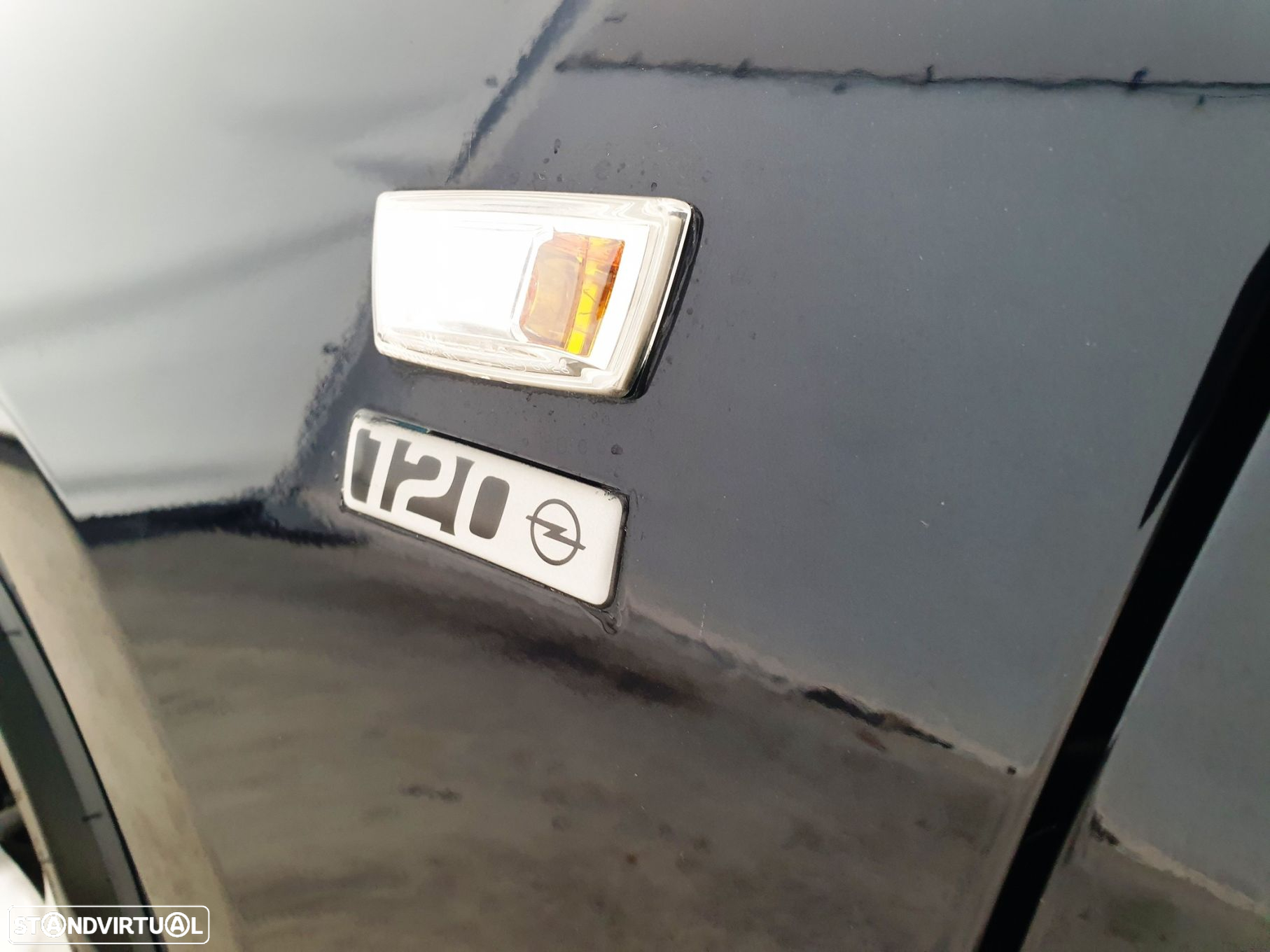 Opel Corsa 1.2 120 Anos - 20