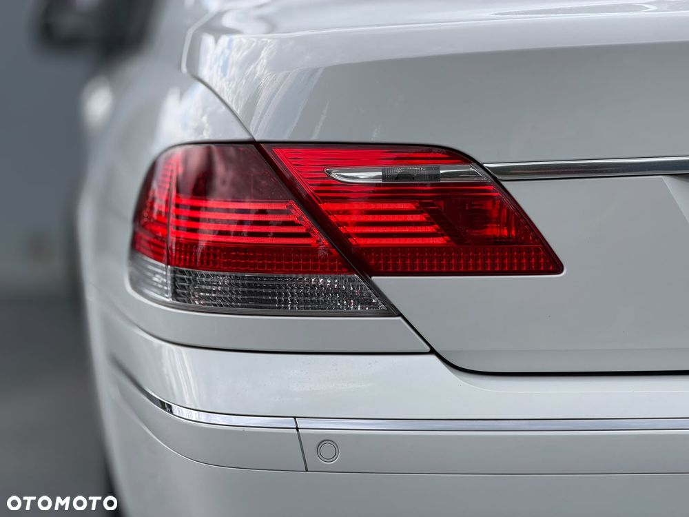 BMW Seria 7 740i - 26
