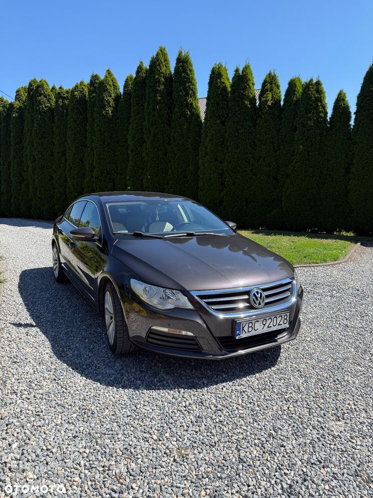 Volkswagen Passat - 1