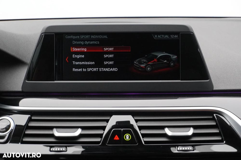 BMW Seria 5 520i Aut. Sport Line - 25