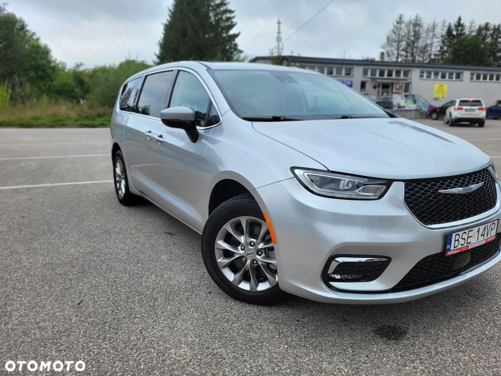 Chrysler Pacifica - 2
