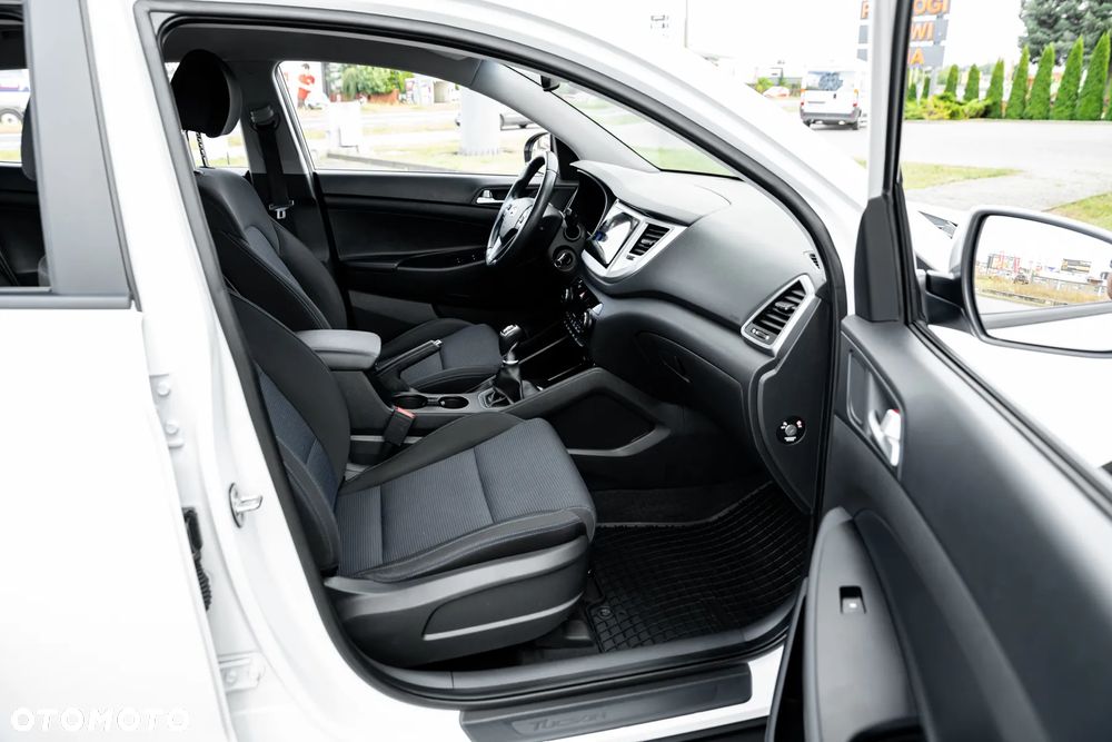 Hyundai Tucson 1.7 CRDI BlueDrive Style 2WD - 22