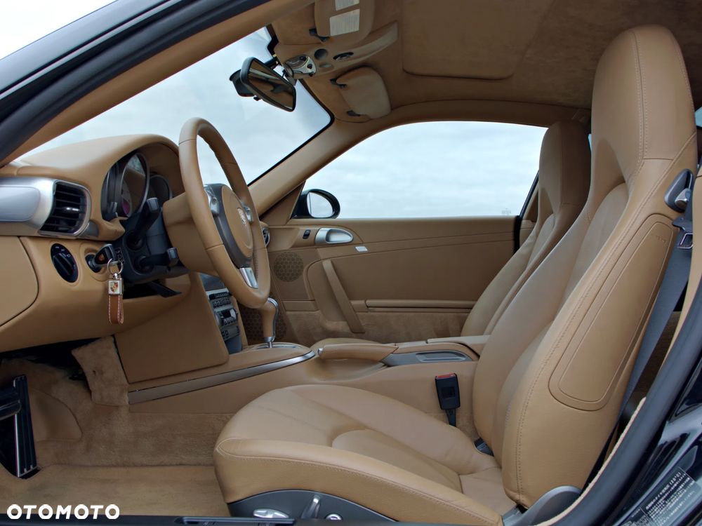 Porsche 911 Carrera 4 S Tiptronic - 10