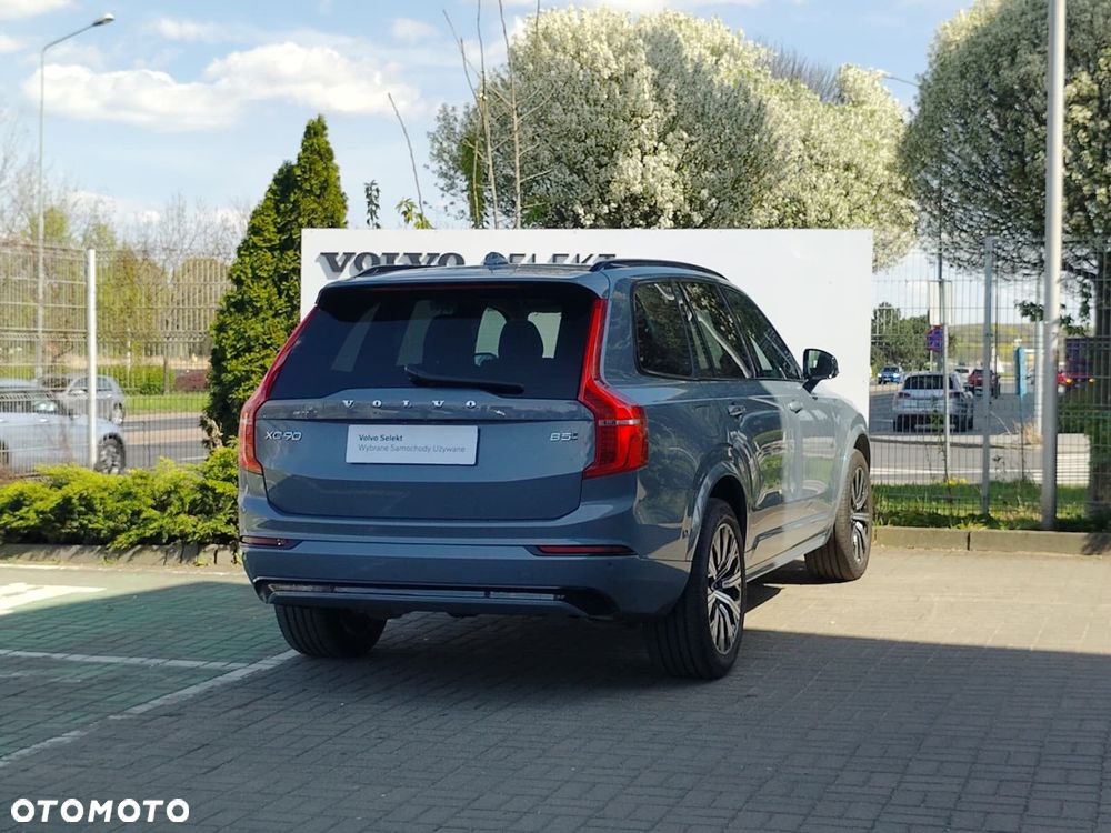 Volvo XC 90 - 9