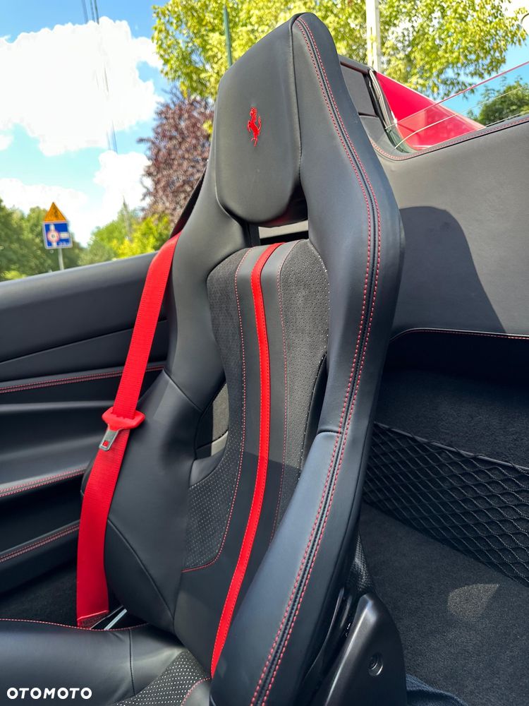 Ferrari F8 Spider Standard - 23