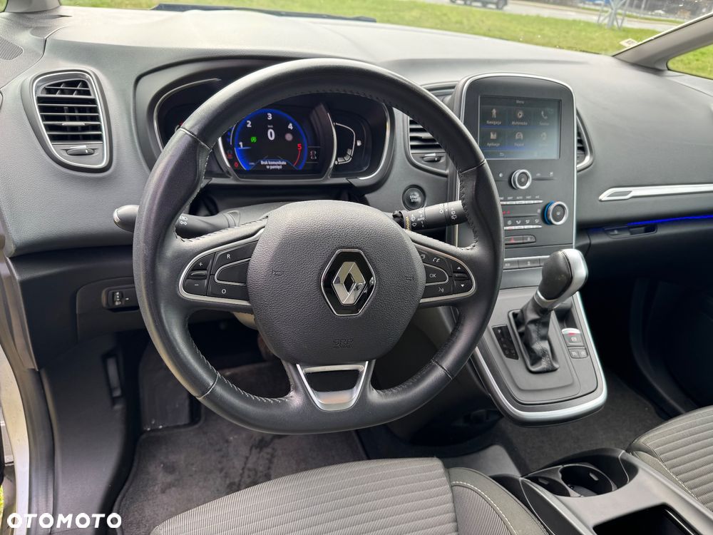 Renault Grand Scenic - 27