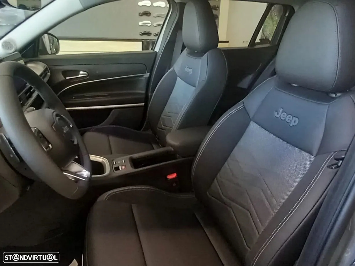Jeep Avenger 1.2 e-Hybrid Altitude DCT - 9