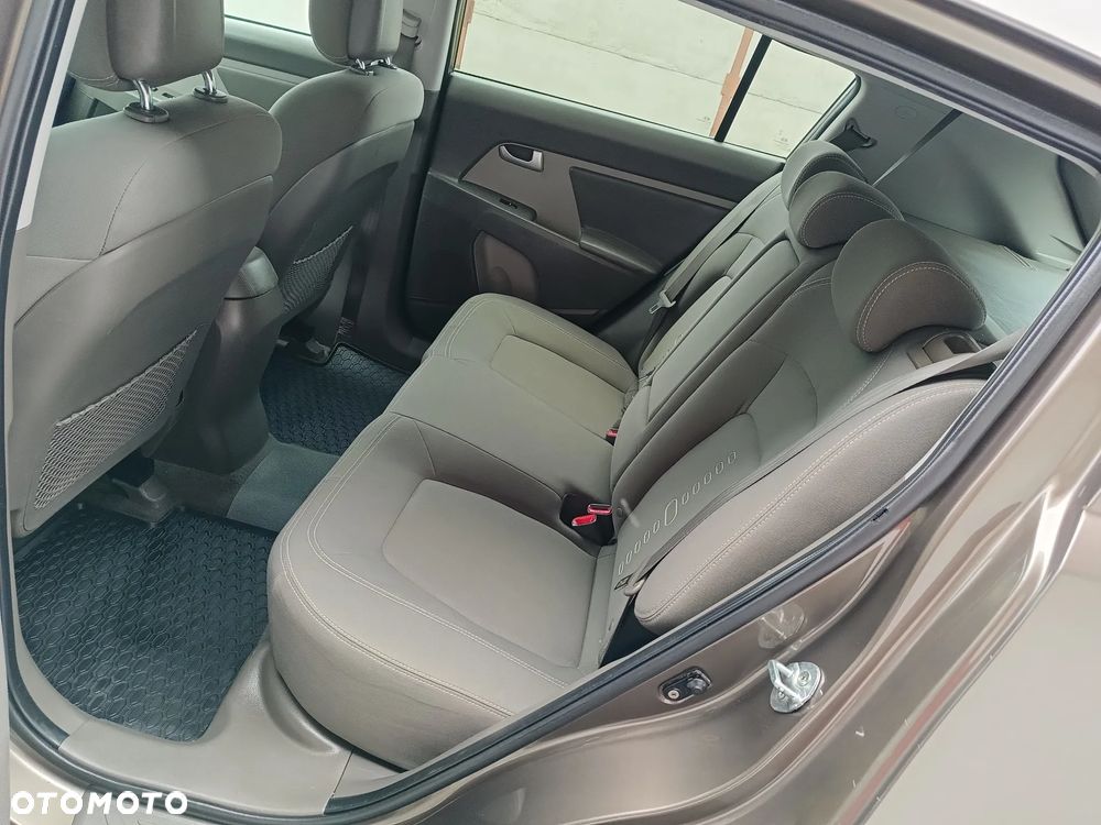 Kia Sportage 2.0 CVVT 2WD Automatik Spirit - 8