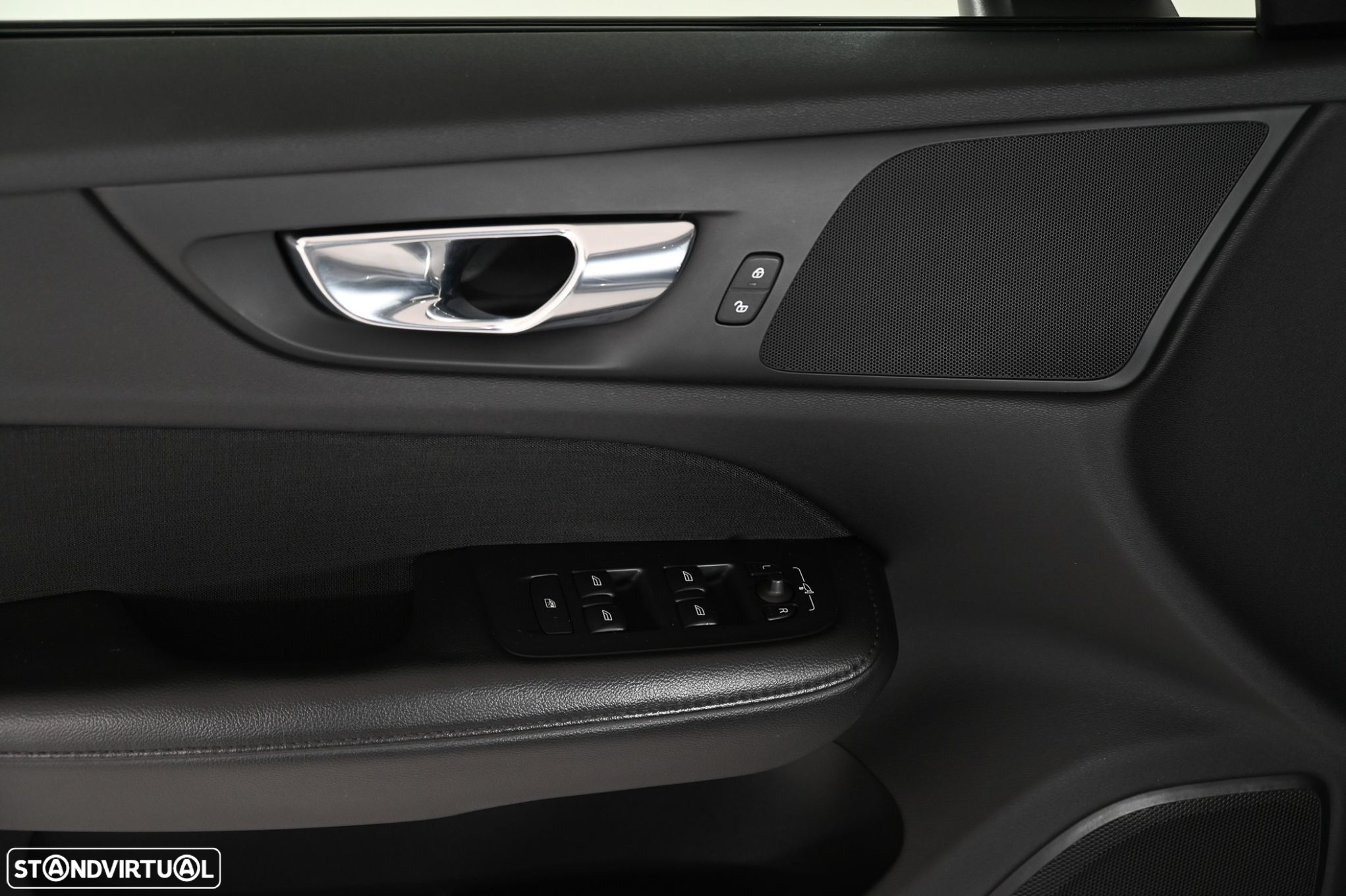 Volvo V60 2.0 D3 Momentum Geartronic - 18
