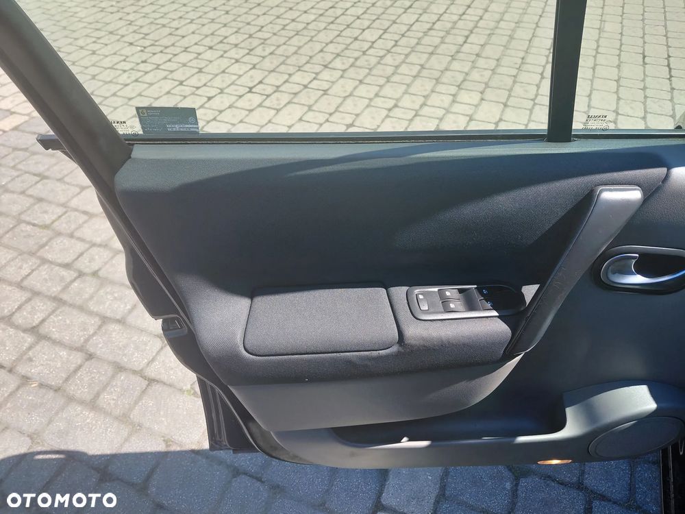 Renault Scenic 1.6 16V Confort Expression - 18