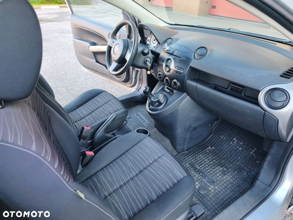 Mazda 2 - 13