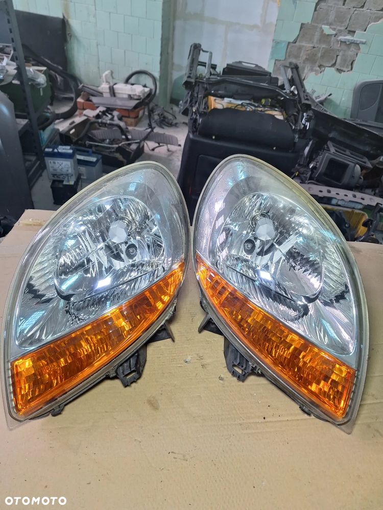 RENAULT KANGO LIFT  lampa lewa lub prawa przód  8200150617 - 6