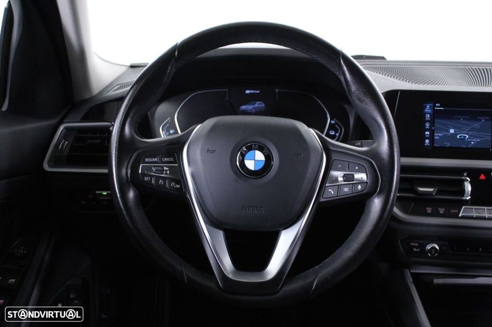 BMW 330 e Touring Auto - 19