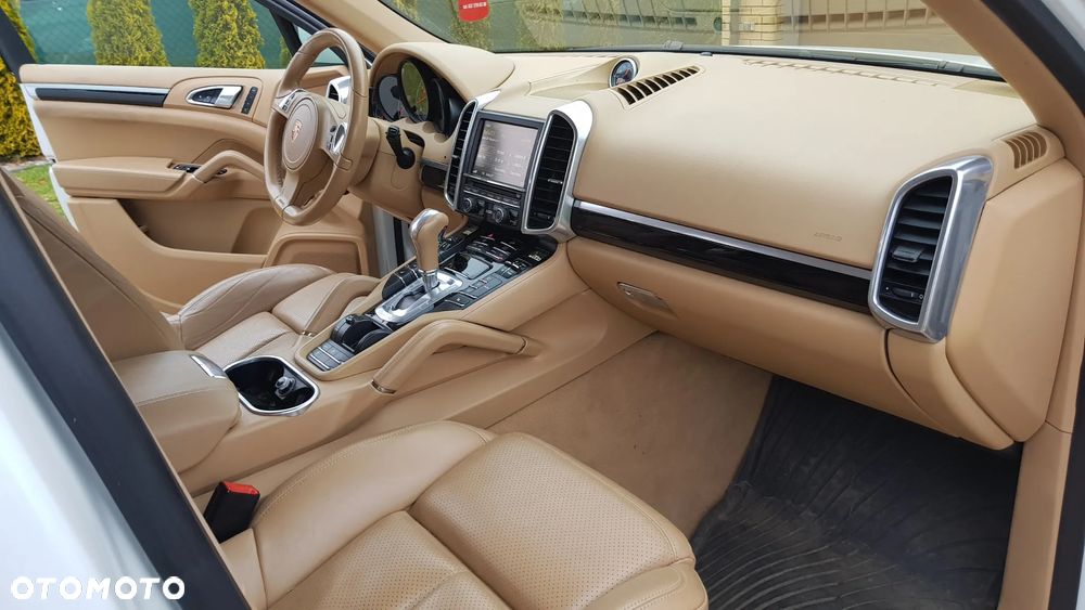 Porsche Cayenne Standard - 10