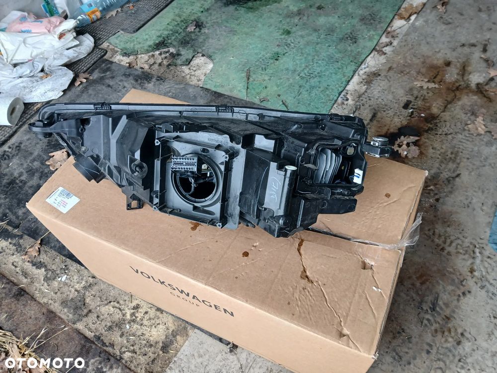 AUDI Q5 lampa prawa przednia 80A 941 034 - 6