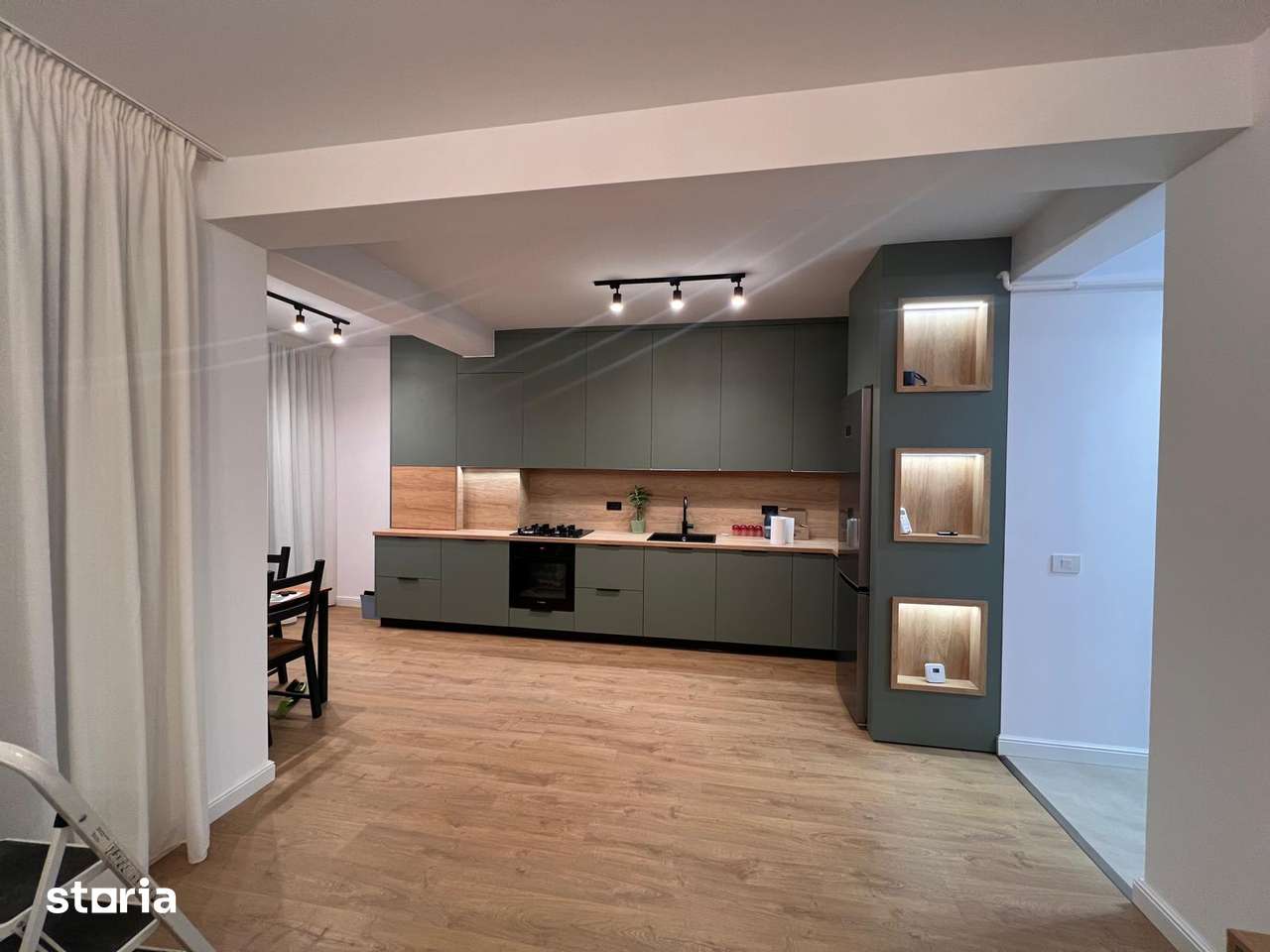 IASI-REDIU –Apartament cu 3 camere ultramodern- suprafata vitrata mare - Imagine principală: 2/20