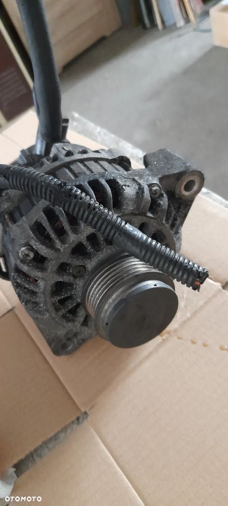 Kia Carnival alternator 2,9 - 3