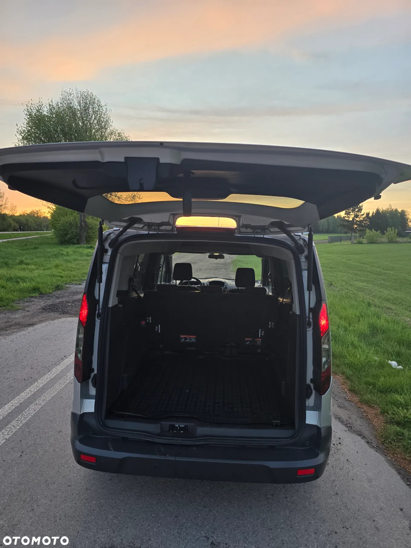 Ford Tourneo Connect 1.5 TDCi Trend - 9
