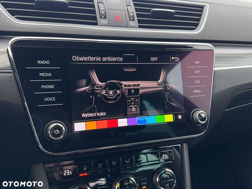 Skoda Superb 2.0 TDI SCR Style DSG - 33