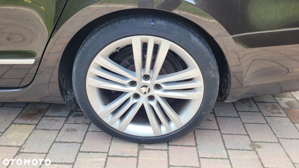 Skoda Superb 2.0 TDI Green tec DSG Elegance - 12