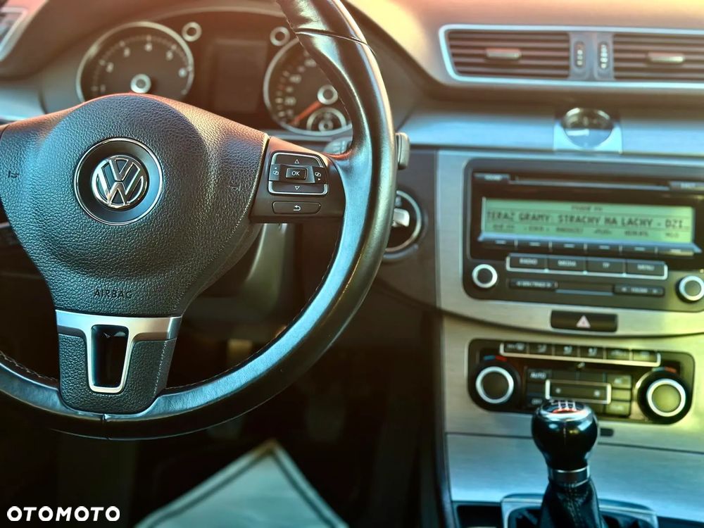 Volkswagen Passat 1.8 TSI BMT Highline - 17