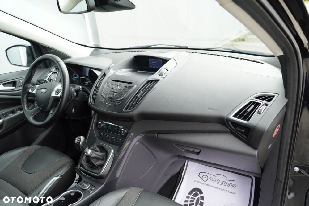 Ford Kuga 1.5 EcoBoost 2x4 Titanium - 10