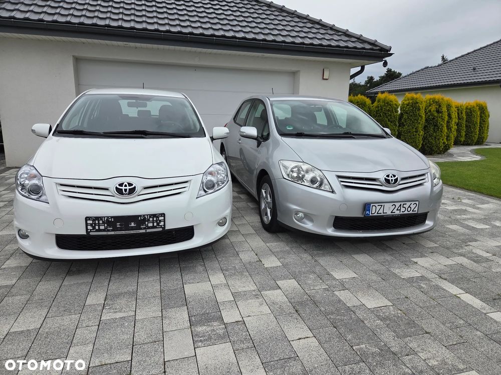 Toyota Auris 1.6 Premium - 1