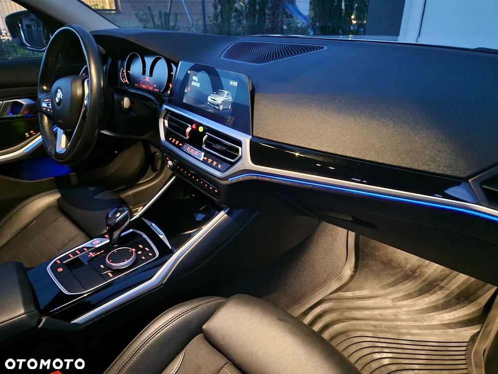 BMW Seria 3 318d Sport Line - 30