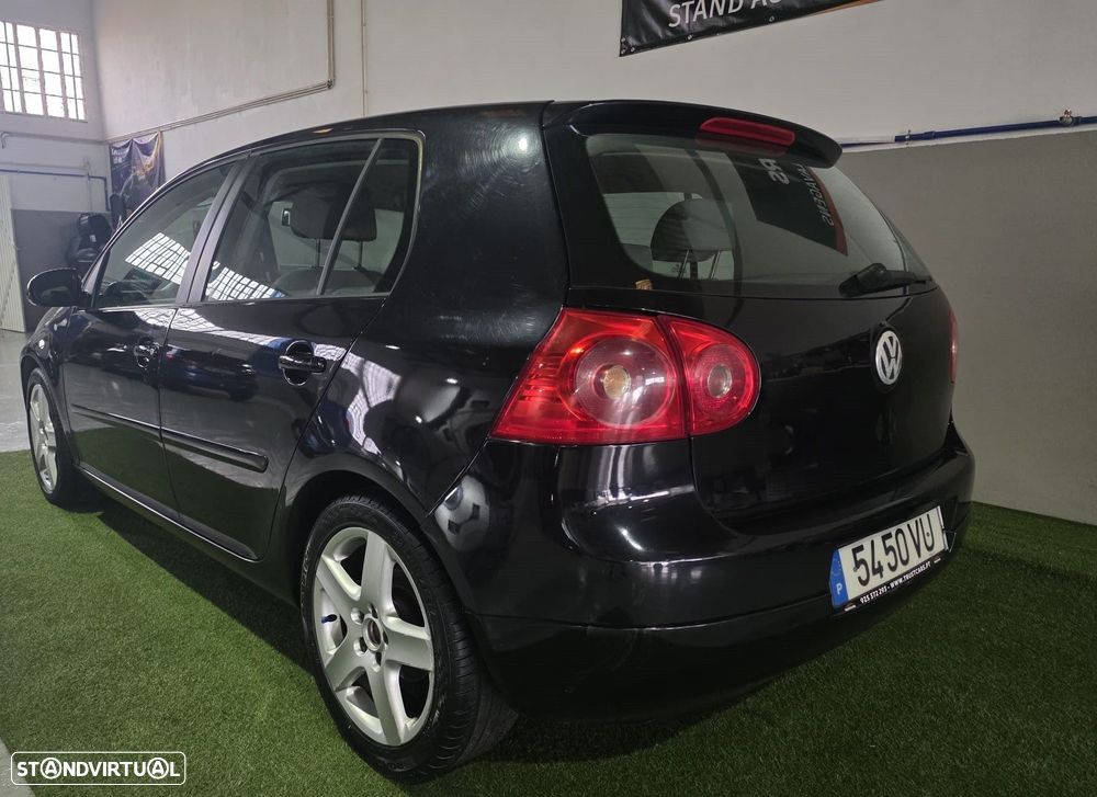 VW Golf 2.0 TDi Confortline - 5